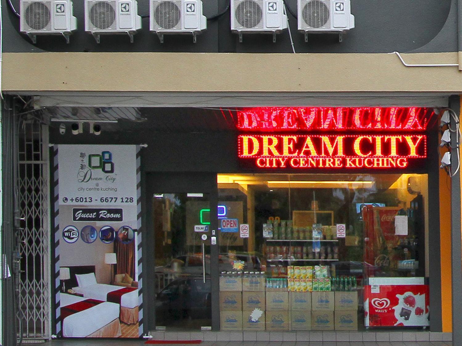 Dream City Кучинг Экстерьер фото